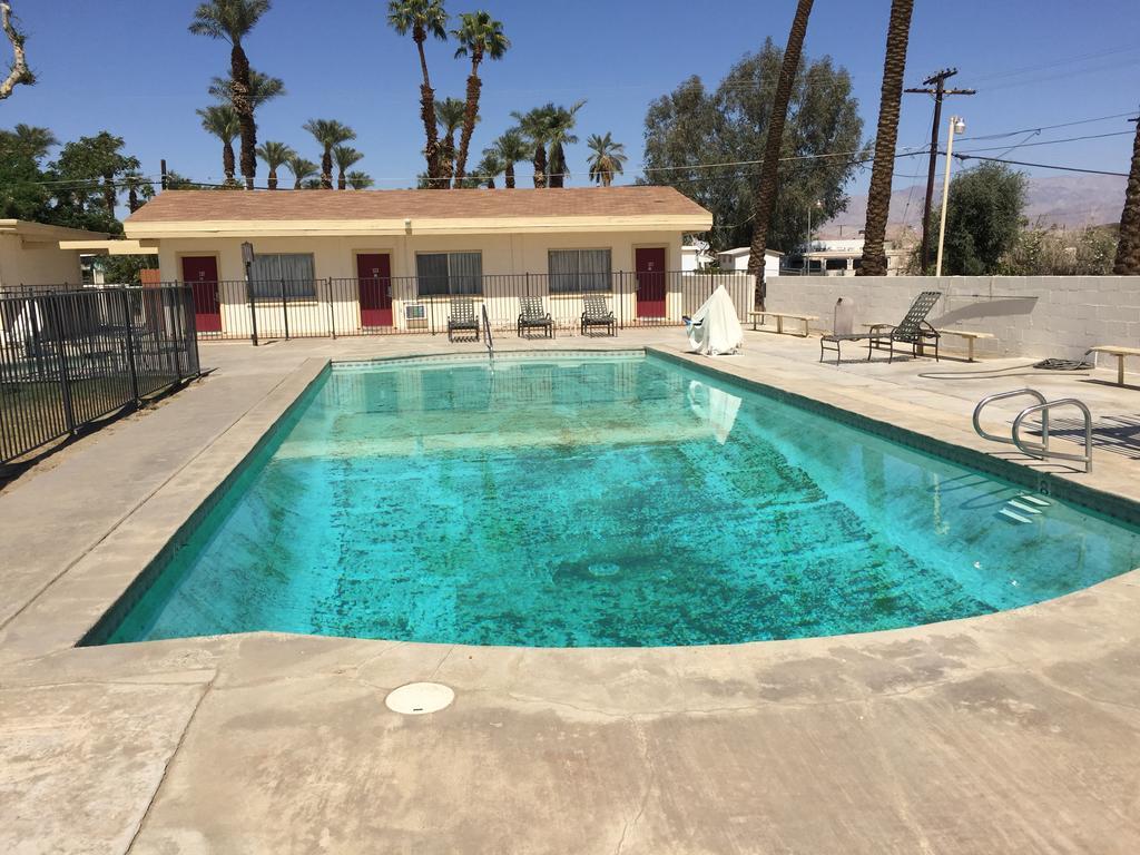 Western Sands Motel Indio Buitenkant foto