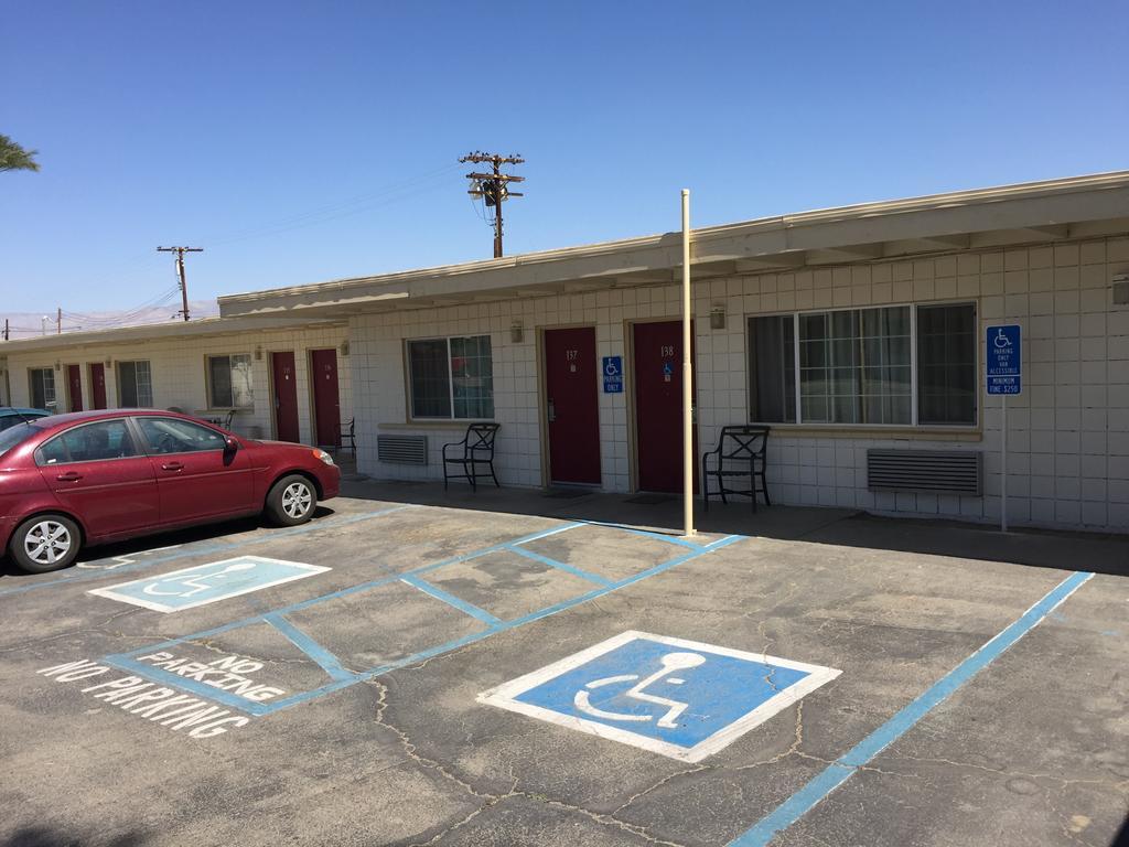 Western Sands Motel Indio Buitenkant foto