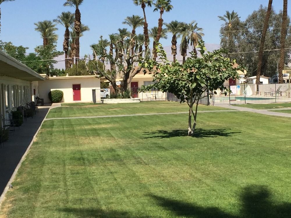 Western Sands Motel Indio Buitenkant foto