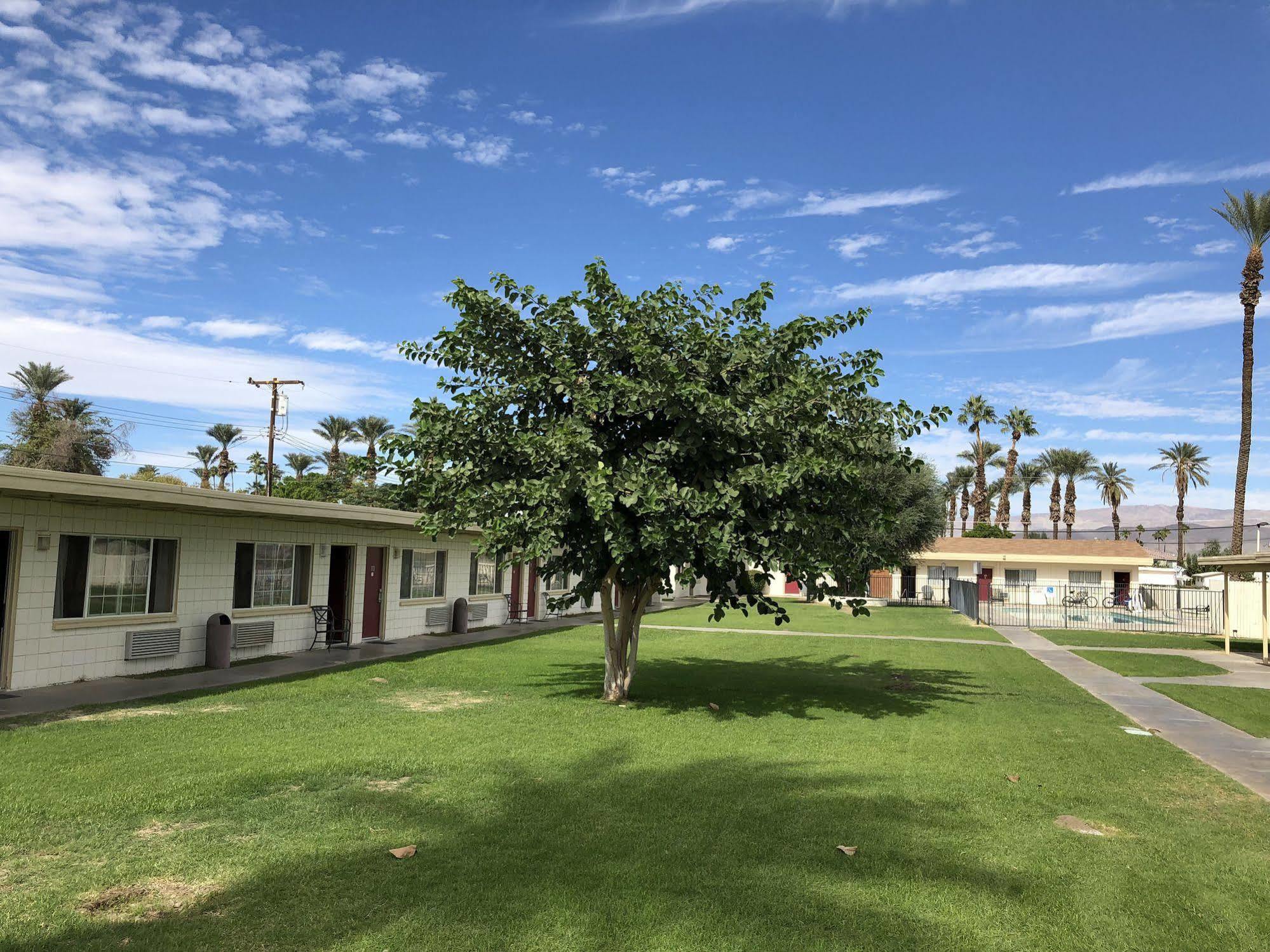 Western Sands Motel Indio Buitenkant foto