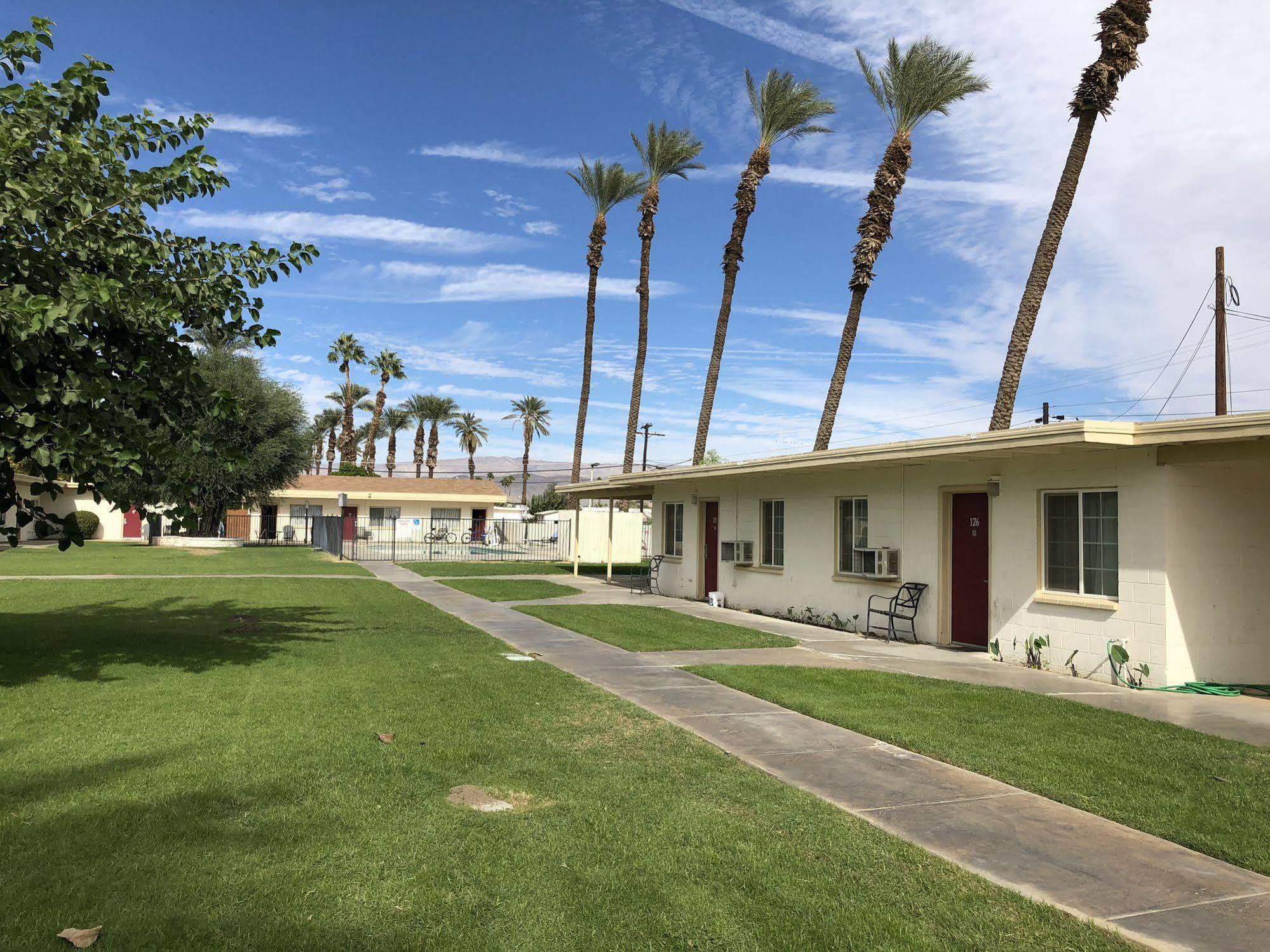 Western Sands Motel Indio Buitenkant foto