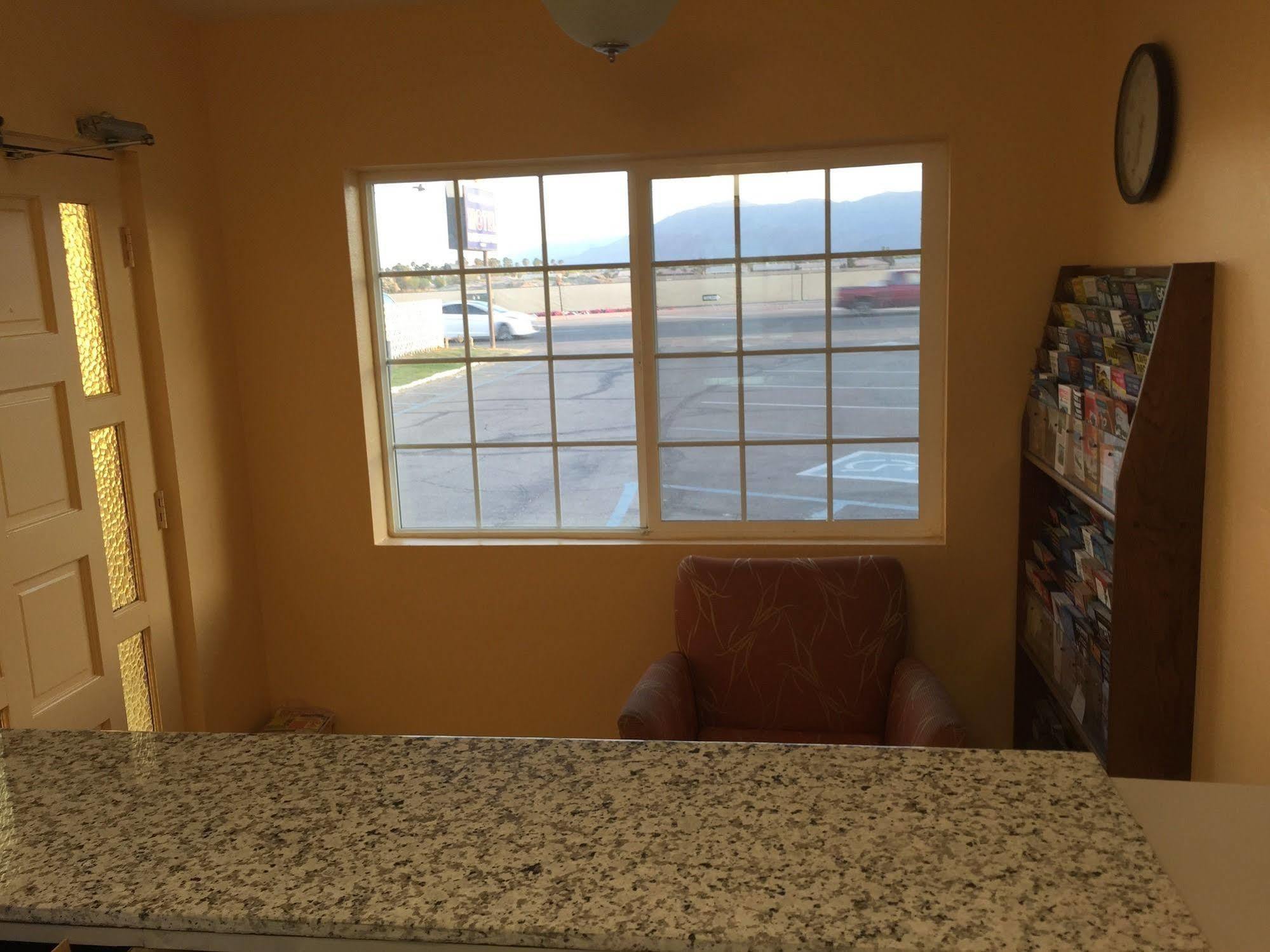 Western Sands Motel Indio Buitenkant foto