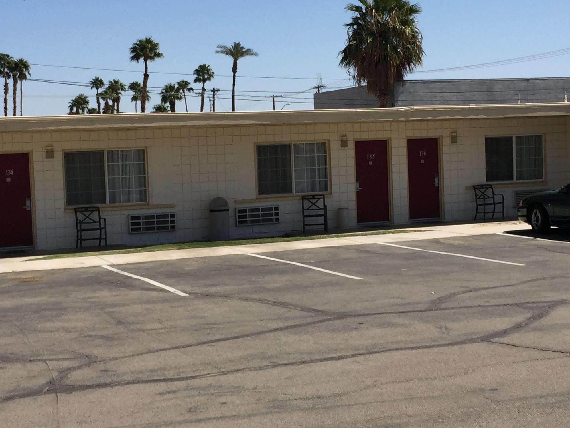 Western Sands Motel Indio Buitenkant foto
